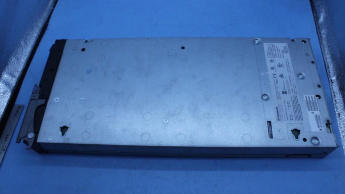 IBM x240 M5 - Configured to order 00AE663-RFB – Reacondicionado