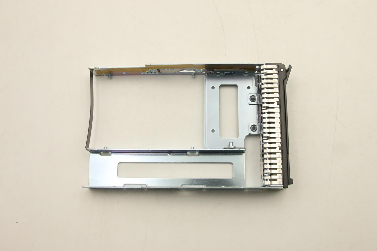 Toolless hot-swap drive tray