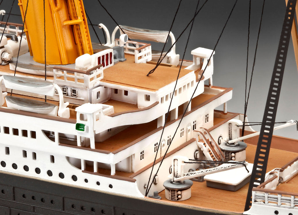 Model plastikowy R.M.S. Titanic 100th