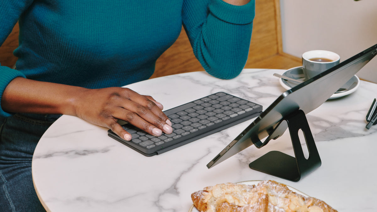 Logitech Keys-To-Go 2 QWERTZ Alemán Bluetooth Grafito (2)