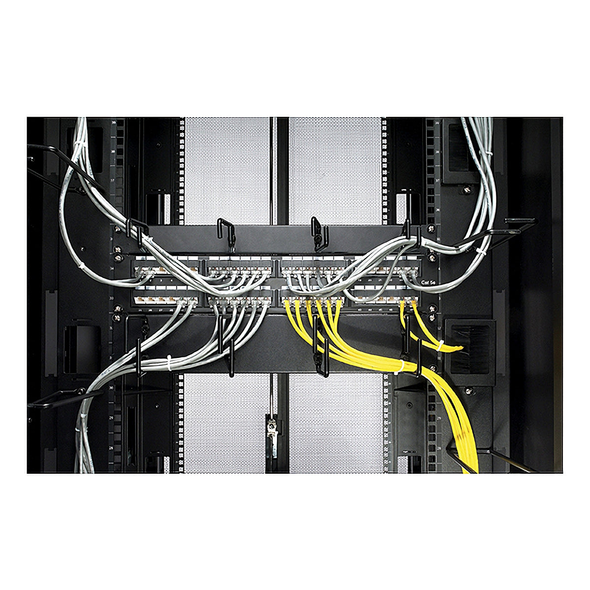 APC Cable management ring presilla Negro (3)