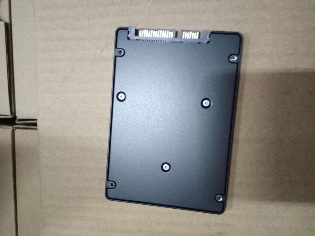 Lenovo 256GB 2.5" SATA SSD 5SD0H00097-RFB – Reacondicionado vista 3