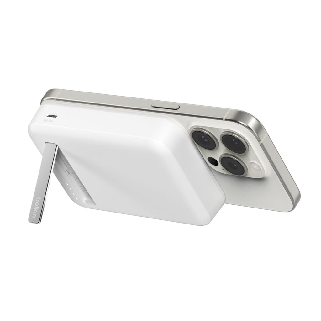 Belkin BoostCharge Pro Wireless charging White (^10K MAGSAFE POWERBANK KICKSTANDWHT)