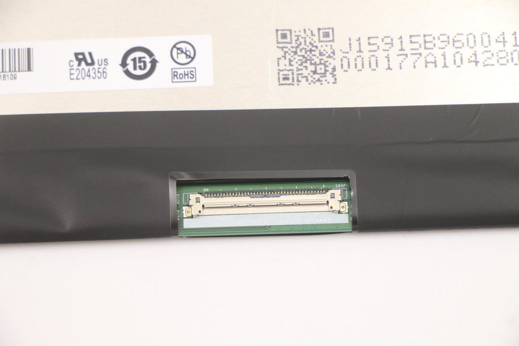 15.6-inch IPS display with