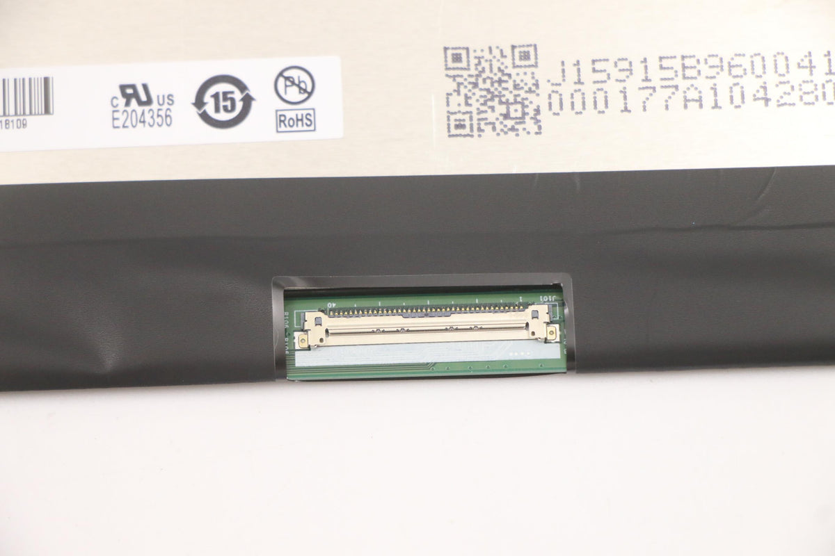 15.6-inch IPS display with