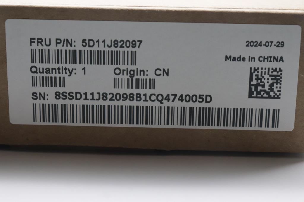 15.6-inch HD LCD panel,