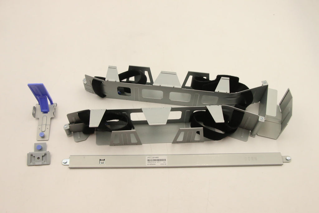 IBM Xseries Cable Management Arm 68Y7213-RFB – Reacondicionado