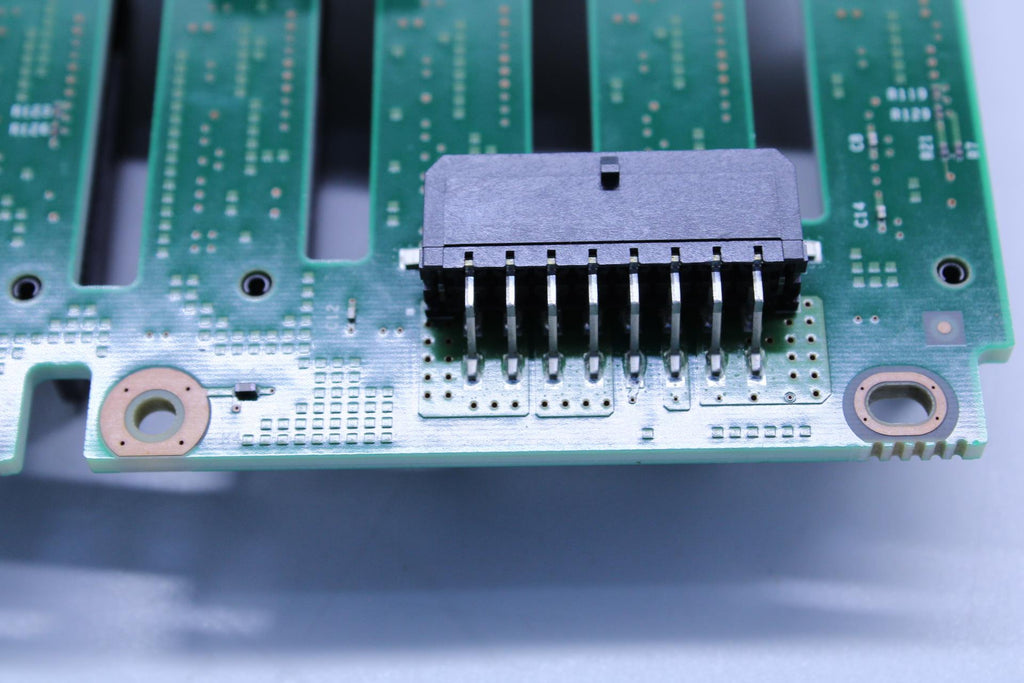IBM 8X 2.5IN HS SAS HDD BACKPLANE 69Y0650-RFB – Reacondicionado