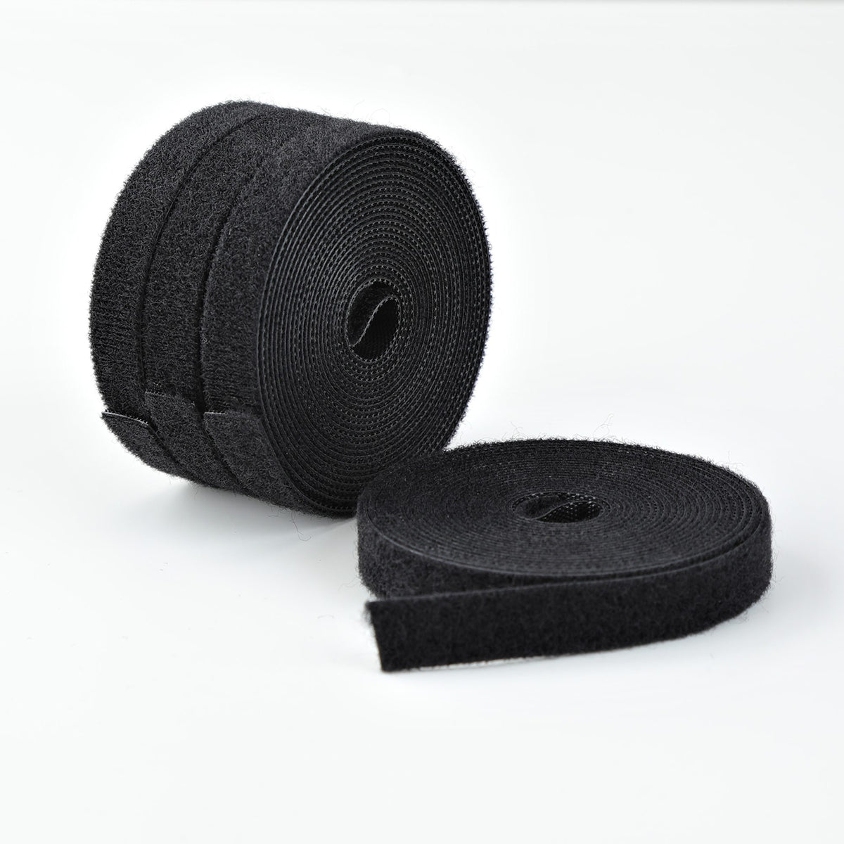 StarTech.com HKLP15054PK organizador de cables Universal Bridas adherentes para cables 4 pieza(s)