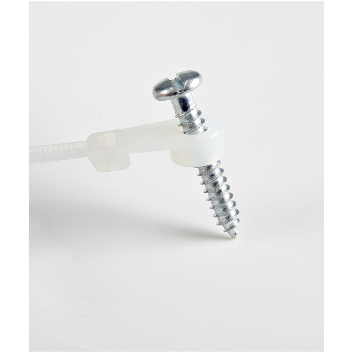 StarTech.com CBMZTS10N6 presilla Brida reutilizable Nylon, Plástico Blanco 100 pieza(s) (4)