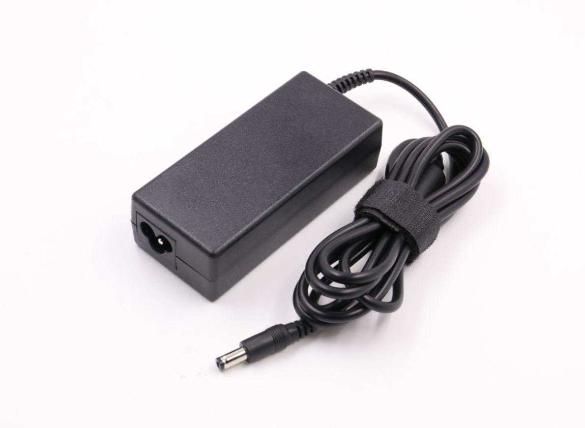 CoreParts MBA1321A adaptador e inversor de corriente Interior 65 W Negro (2)