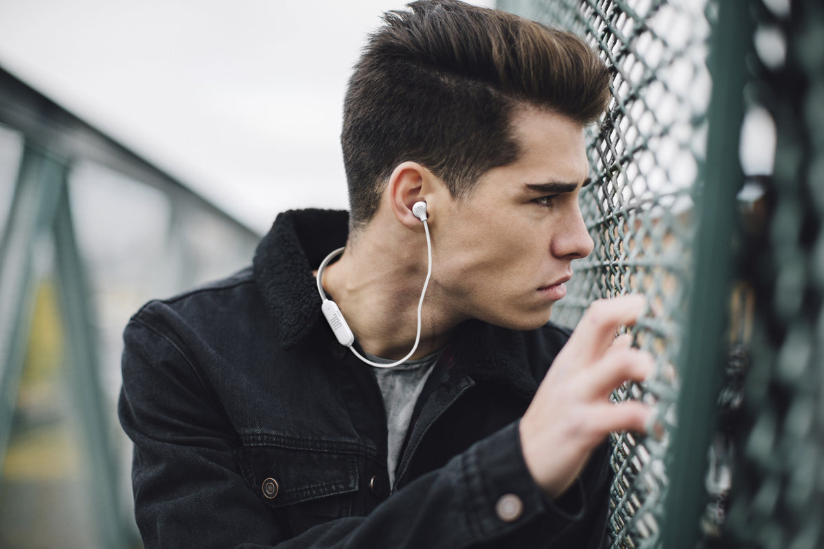 JBL Tune 125 Auriculares Inalámbrico Dentro de oído, Banda para cuello Llamadas/Música USB Tipo C Bluetooth Negro (9)