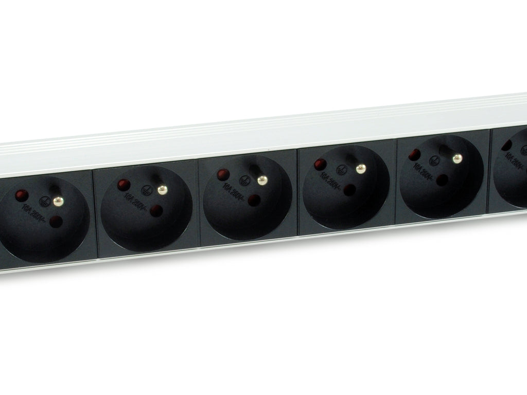Equip 333313 unidad de distribución de energía (PDU) 8 salidas AC 1U Negro, Plata (3)