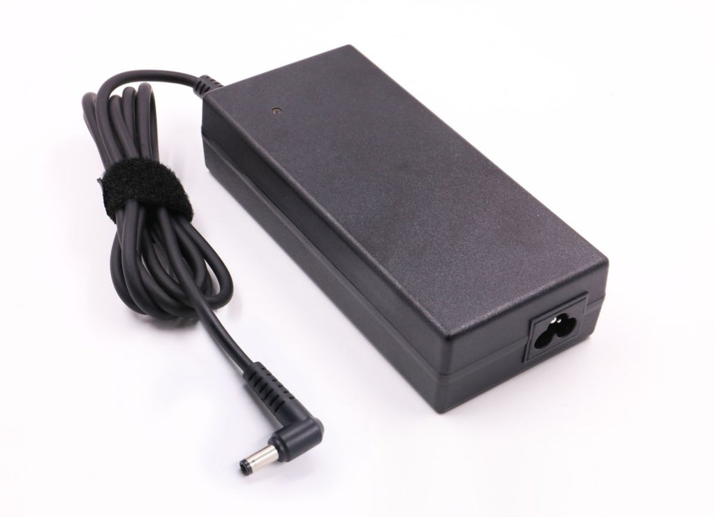 CoreParts MBA2149 adaptador e inversor de corriente Interior 120 W Negro (3)
