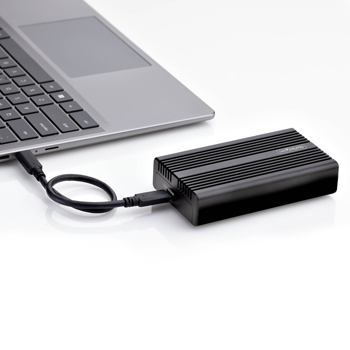 StarTech.com 1USB4-NVME-ENCLOSURE caja para disco duro externo Caja externa