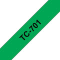 Brother TC-701 cinta para impresora de etiquetas Negro sobre verde