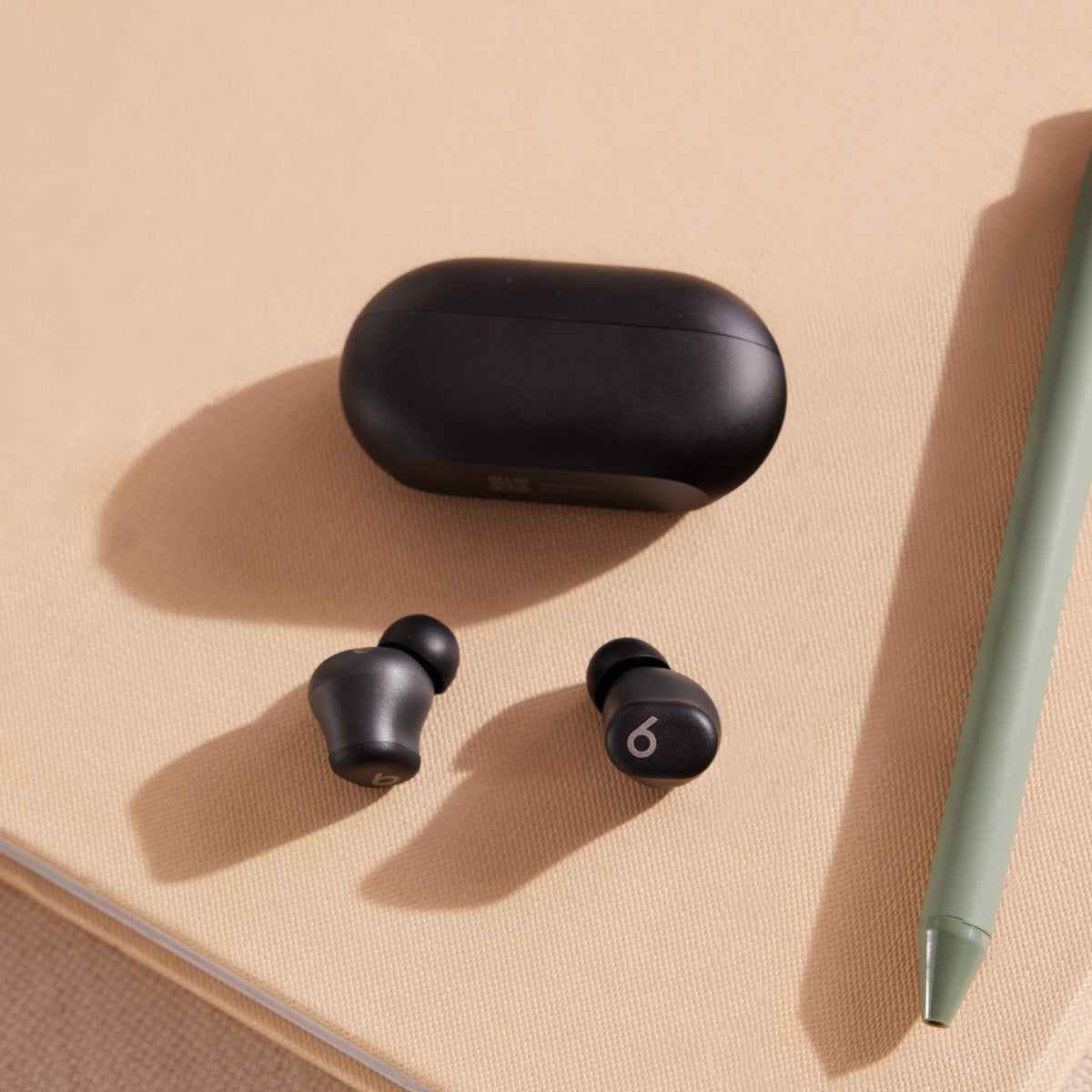 Apple Beats Solo Buds - True Wireless Earbuds - Matt Black (BEATS SOLO BUDS - MATTE - BLACK)