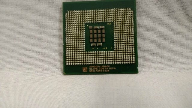Intel 3.0Ghz 1MB 800MHz CPU SL7PE-RFB – Reacondicionado (3)