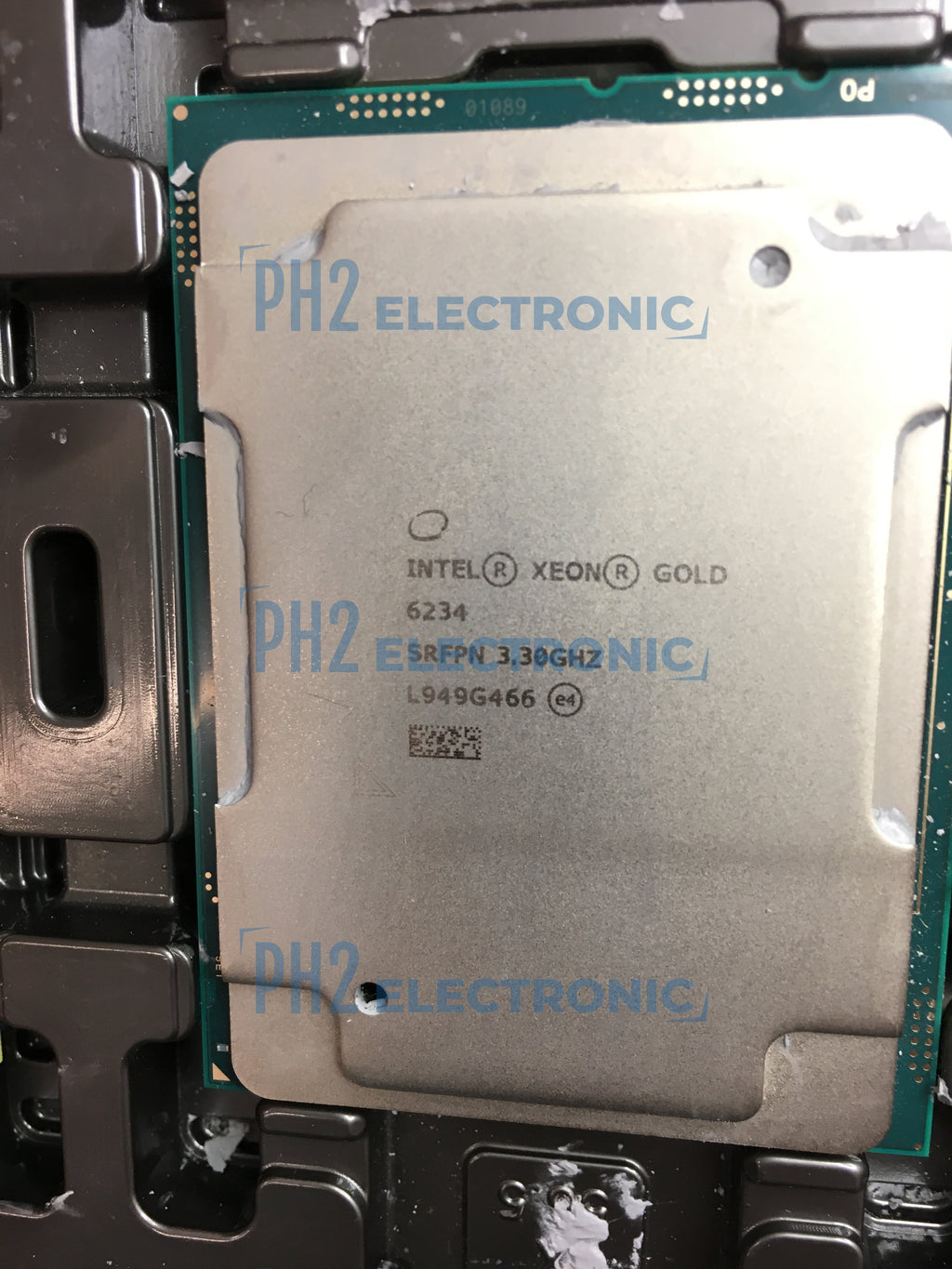 Intel Gold 6234 (3.3GHz - 8C) CPU SRFPN-RFB – Reacondicionado (2)