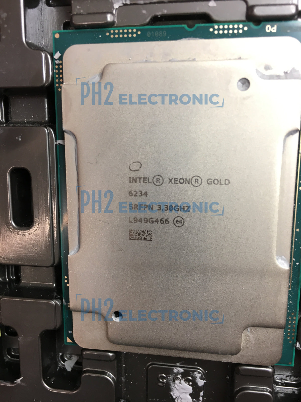 Intel Gold 6234 (3.3GHz - 8C) CPU SRFPN-RFB – Reacondicionado (2)