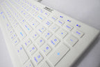 Teclado médico SterileFlat antibacteriano con cable USB y retroiluminación.