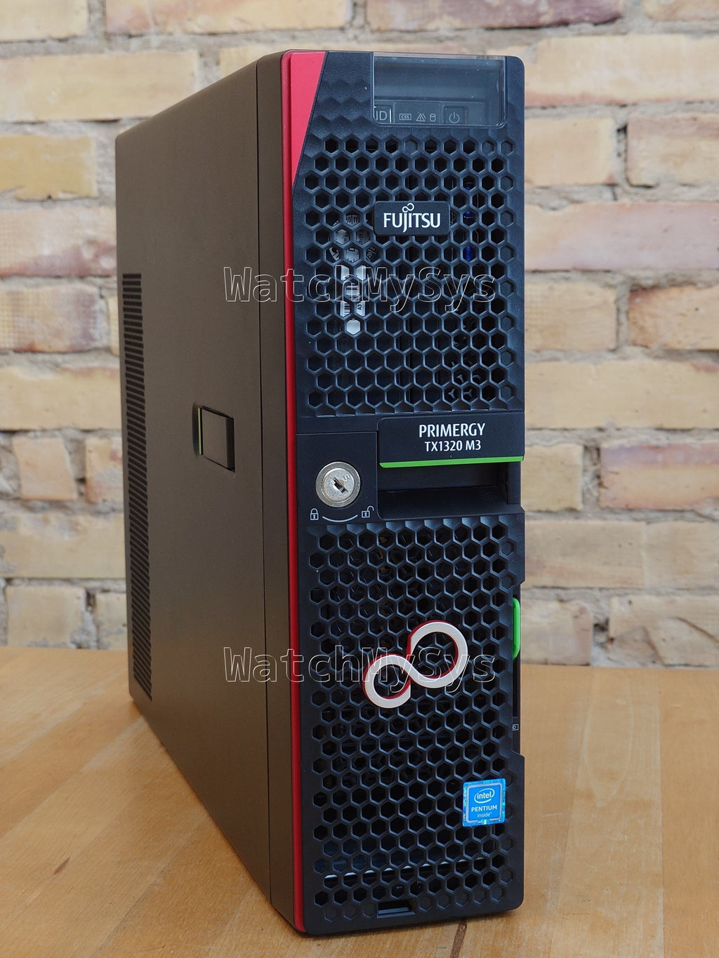 Fujitsu PRIMERGY 4x2.5" base, TX1320M3-RFB – Reacondicionado