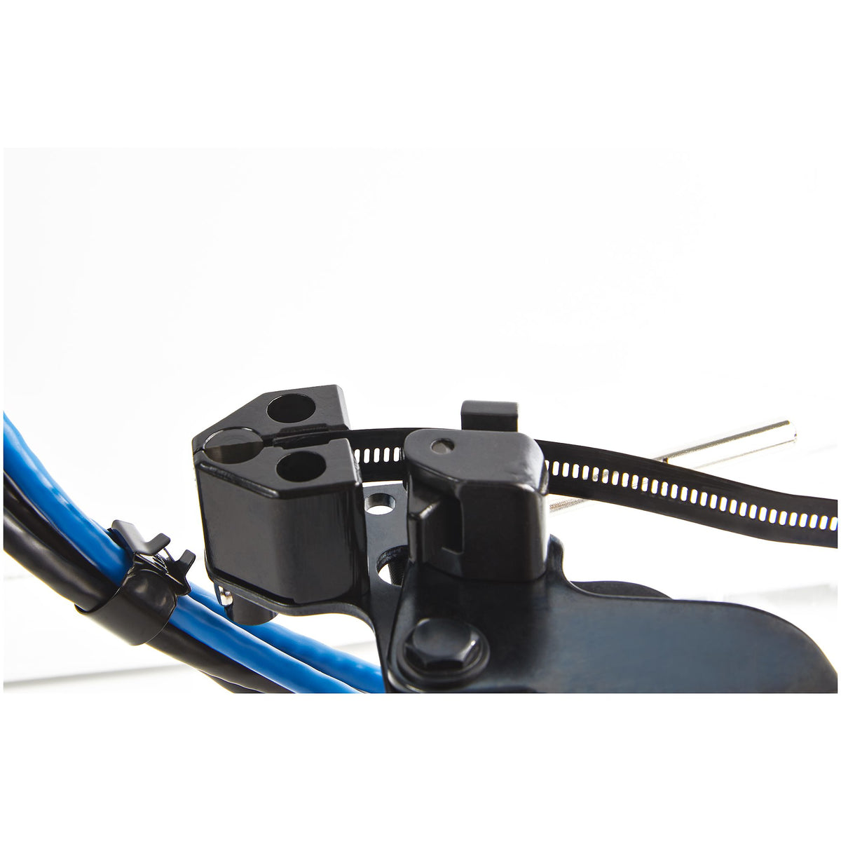 StarTech.com CBMMCTTOOL pistola de bridas (6)