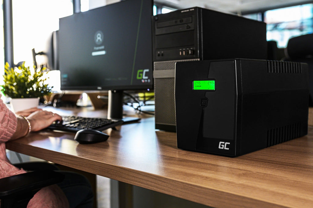 Green Cell UPS05 alimentation d'énergie non interruptible Interactivité de ligne 3 kVA 1200 W 5 sortie(s) CA (5)