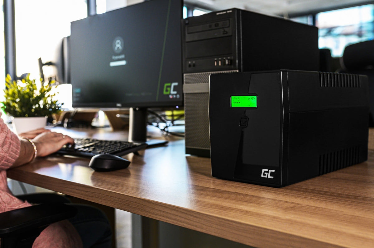 Green Cell UPS05 alimentation d'énergie non interruptible Interactivité de ligne 3 kVA 1200 W 5 sortie(s) CA (5)