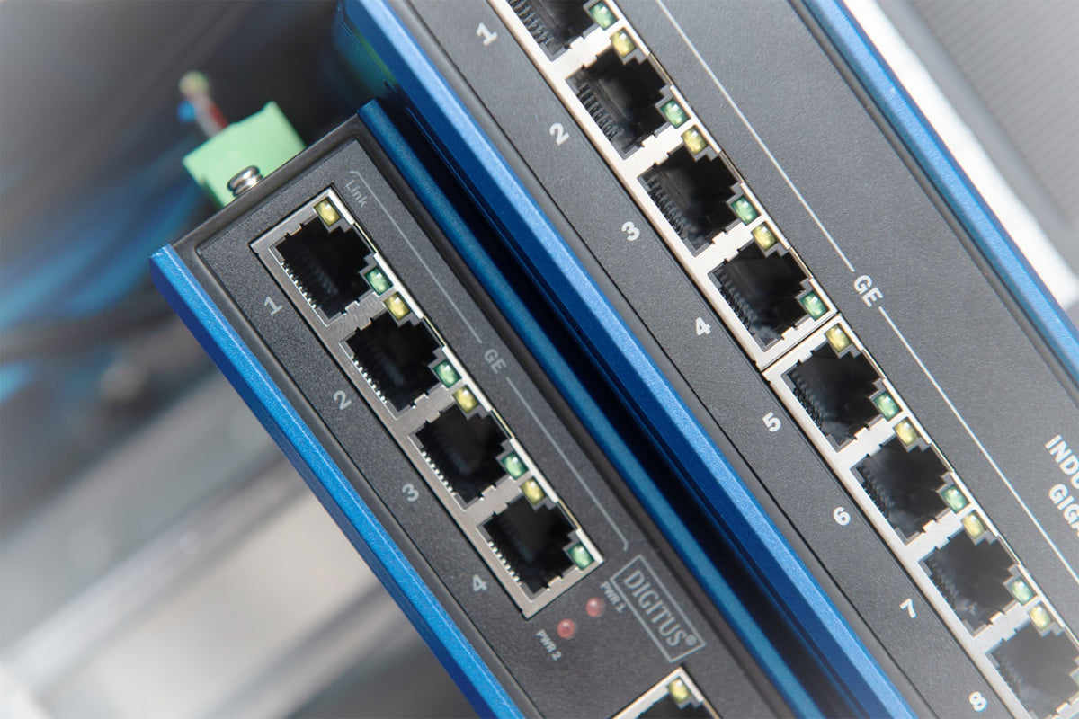 Digitus DN-651119 commutateur réseau Non-géré L2 Gigabit Ethernet (10/100/1000) Noir, Bleu (3)
