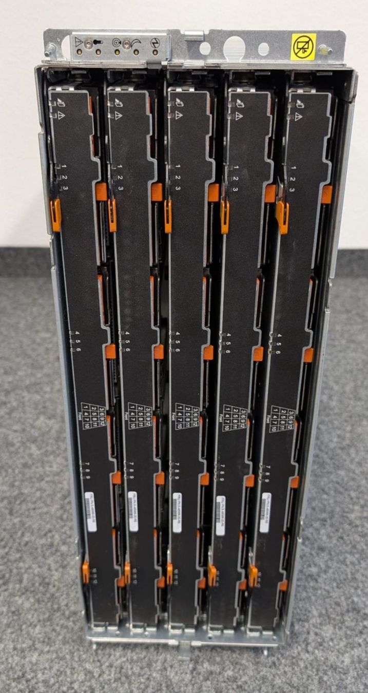 NetApp 60XFF 12G SAS Dual Controller E2760-RFB – Reacondicionado (2)